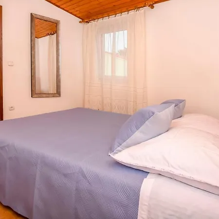 Mira Apartament *