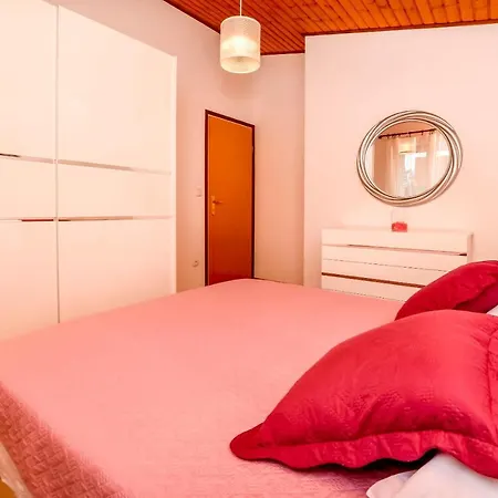 Mira Apartament *
