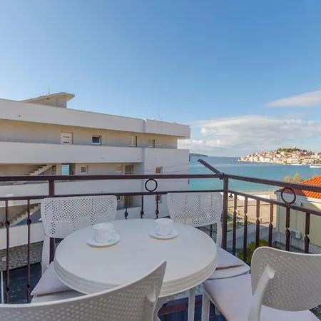 Mira Apartment Primosten