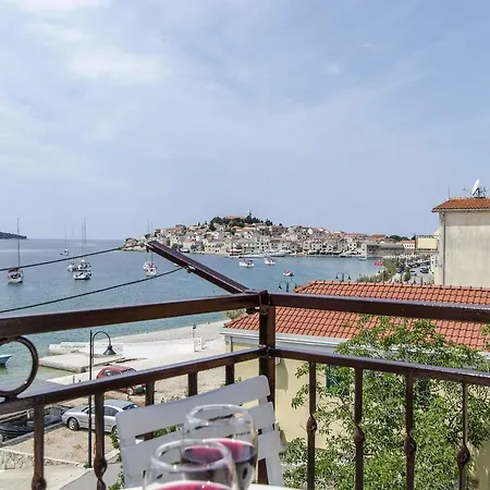 Mira Apartment Primosten